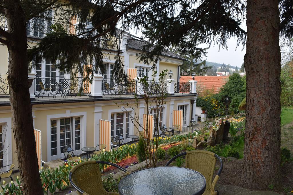 Hotel Landhaus Fuhrgassl-Huber Wenen Buitenkant foto