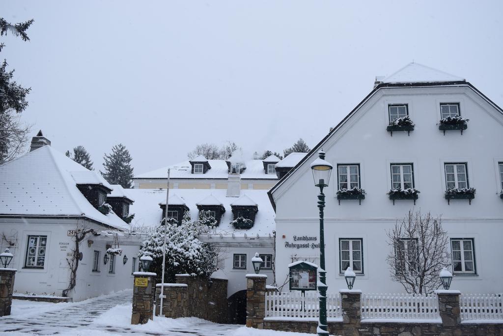 Hotel Landhaus Fuhrgassl-Huber Wenen Buitenkant foto