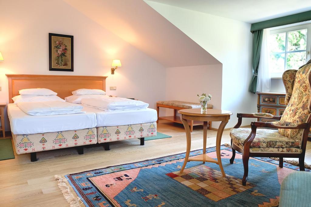 Hotel Landhaus Fuhrgassl-Huber Wenen Buitenkant foto